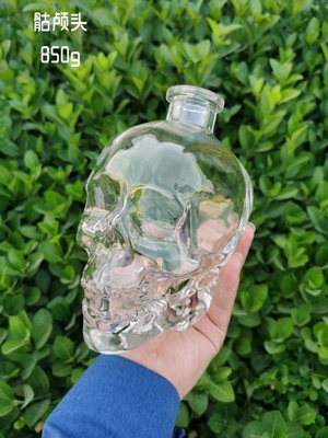 Bouteilles en verre personnalisées carrées pour les spiritueux Vodka Gin Rum Whisky 700 ml liège