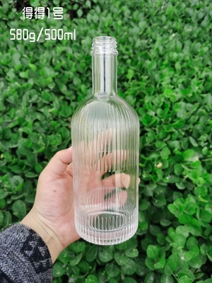Bouteilles en verre personnalisées carrées pour les spiritueux Vodka Gin Rum Whisky 700 ml liège