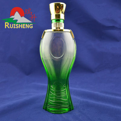 Bouteille en verre gravée pour 500 ml 700 ml Capacité étiquette privée Spray Vodka Liquor