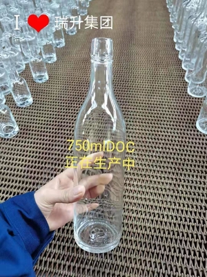 Super Flint Glass Fancy Forme unique congelée 750 ml Spray de couleur vide Bouteille de verre de vin 500 ml pour alcool