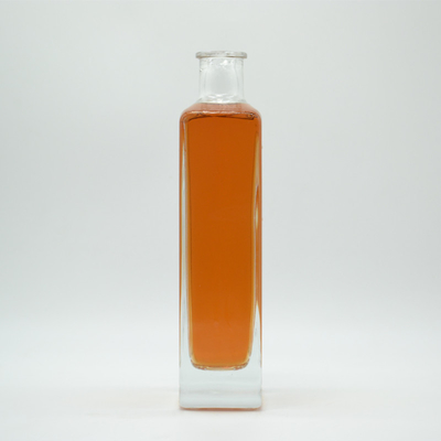 Bouteille d'alcool en verre carré personnalisée pour les spiritueux Gin Tequila Vodka 750ml/700ml/500ml