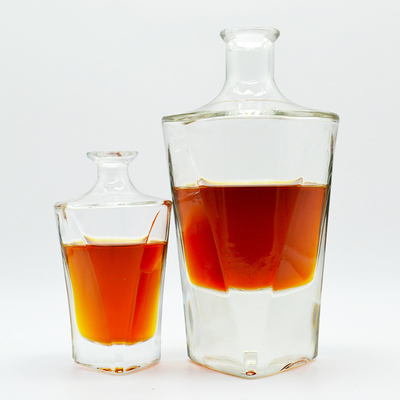 750 ml bouteille en verre personnalisée pour les spiritueux Bouteille de tequila transparente de forme irrégulière