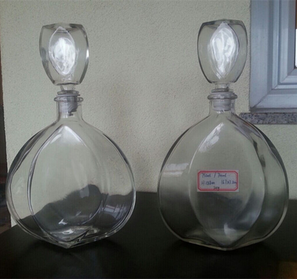750 ml de verre blanc de forme unique bouteille de verre de vin de cerisier pour les boissons alcoolisées en Europe