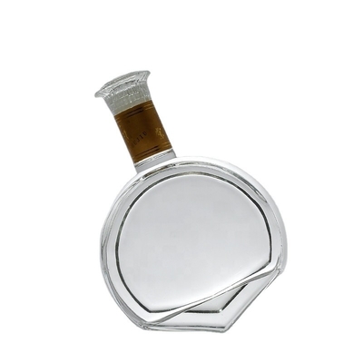 Bouteille en verre blanc cristallin pour boissons de design élégant 500 ml 750 ml Vodka Whiskey Brandy