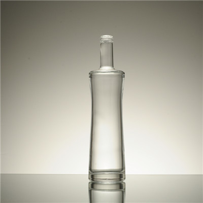 Des bouteilles d'huile d'olive de 500 ml pour les besoins de distribution