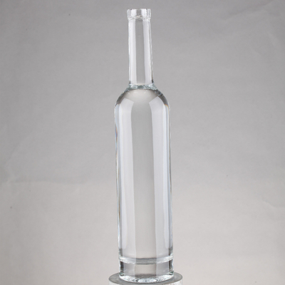 Bouteilles de vodka de 70 cl à 700 ml en verre de super-frit avec base épaisse et type d'étanchéité en liège