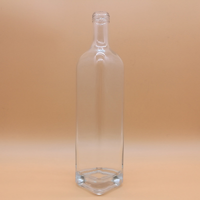 Matériau en verre Super Flint 750 ml Bouteille en verre à vis à capuche Gin pour la fabrication de liqueurs