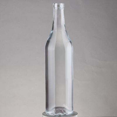 Bouteille de whisky en relief, bouteilles de verre avec bouchon