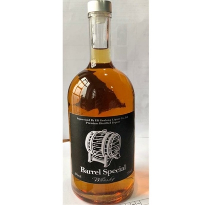 Bouteille à vis de 700 ml Whisky Bouteilles de verre vides claires pour le vin OEM / ODM Bienvenue