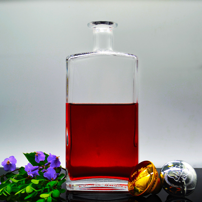 Bouteille de vodka en verre élégant 500ml 750ml 1000ml Volume pour bouteille en verre personnalisée