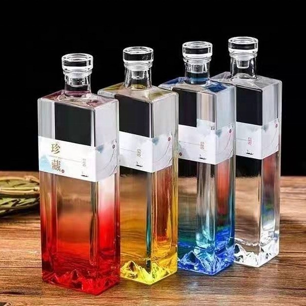 Matériau de base Super Flint Glass Impression personnalisée Bouteille de gin carré pour et OEM Bienvenue