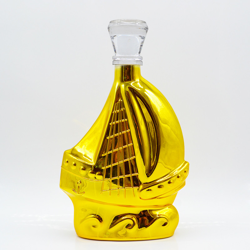 Bouteilles en verre transparent de 1000 ml hautement personnalisées OEM / ODM pour l'emballage de liqueurs de brandy et de whisky