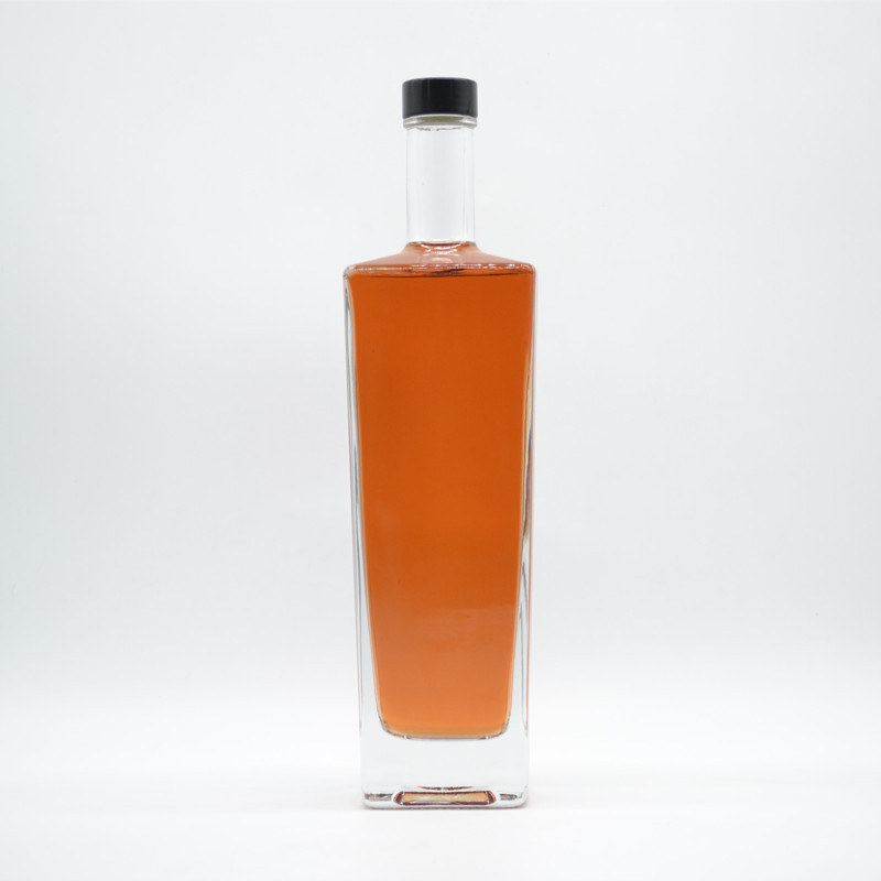 700 ml de bouteilles vides mates noires de design carré Brandy Alcool Vodka Gin avec échantillon gratuit