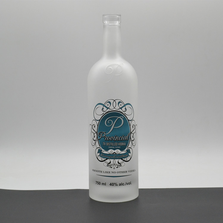 Impression sur écran sur épaule ronde sur mesure Bouteille en verre blanc glacé pour 750 ml de vodka alcoolisée