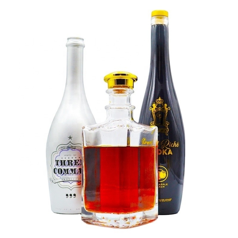 Matériau en verre Super Flint 700 ml Bouteille de whisky pour un design élégant Bouteille en verre de vin usagée