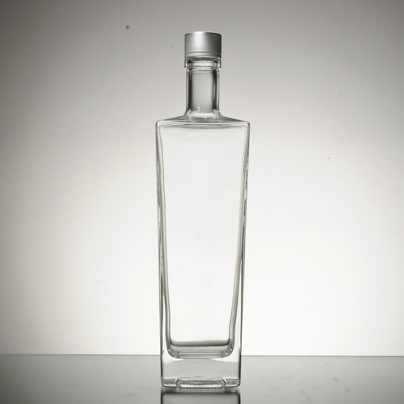 500 ml 700 ml 750 ml Bouteille en verre carré de 1 litre en matériau blanc cristallin pour les spiritueux