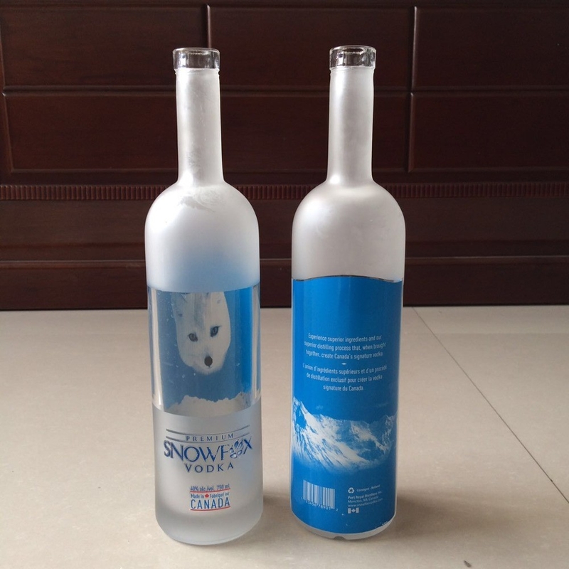 Impression à écran décalé Bouteille de vodka de liège glacée 500 ml 750 ml Bouteille en verre de 1 litre pour la vodka