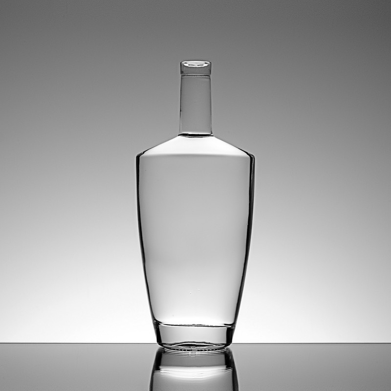 Super Flint Glass 375 ml 500 ml 700 ml Bouteilles pour la vodka Gin Whisky Rum Brandy Vente en gros
