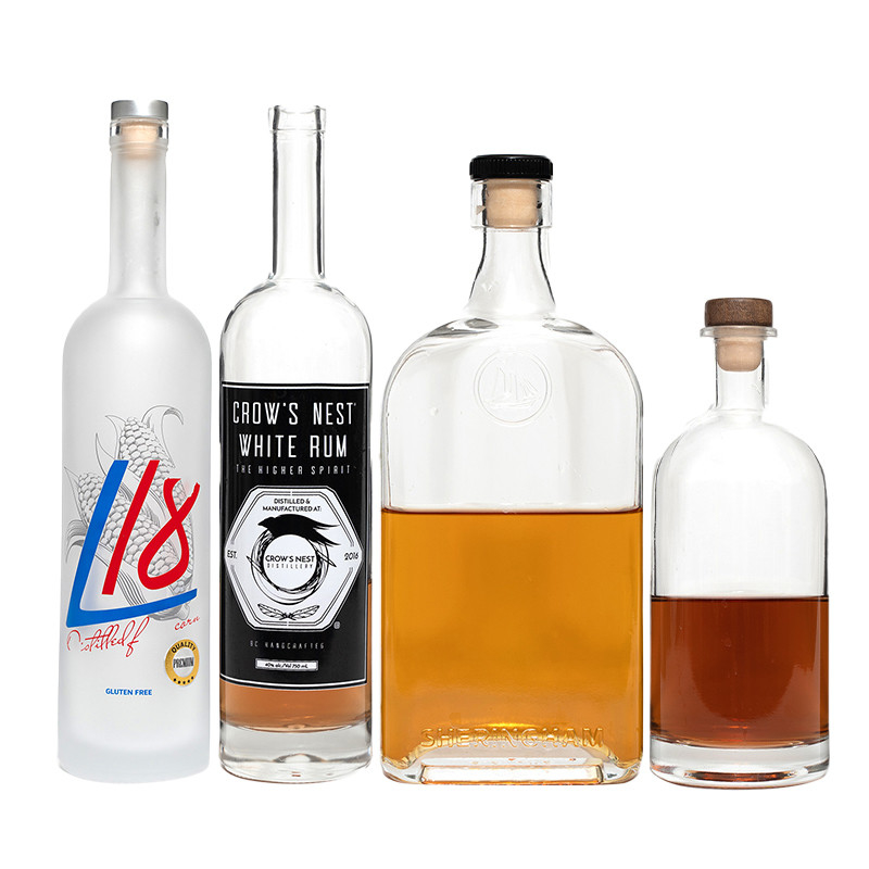 Bouteille en verre de 700 ml de cognac vodka gin avec un design élégant et un matériau en verre Super Flint