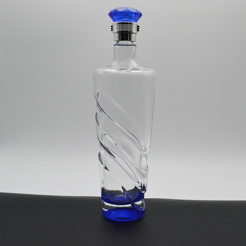 500 ml 750 ml bouteilles de verre de vodka et de whisky Super matériau en verre de silex et conception à base plate