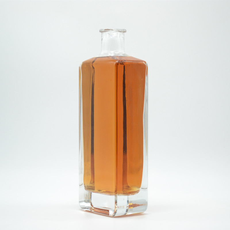750 ml Matériau extrêmement blanc Bouteille en verre carré française pour le gin et le whisky