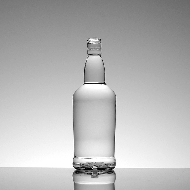 Matériau en verre Super Flint 500 ml 700 ml 750 ml Bouteille de liqueur claire vide à base de rhum pour boissons