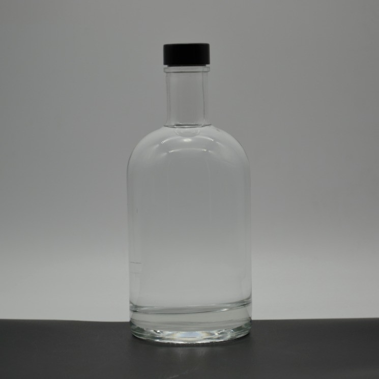 Matériau en verre Super Flint 750 ml Bouteille en verre à vis à capuche Gin pour la fabrication de liqueurs